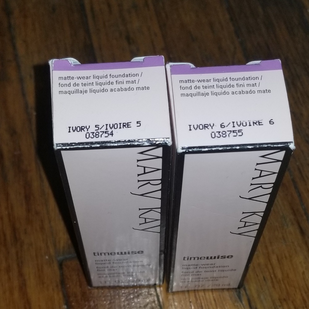Timewise Matte-Wear Liquid Foundation
